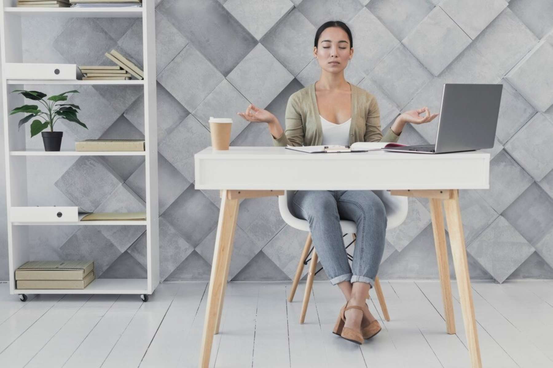 O Impacto do Design Minimalista na Psicologia do Espao: Como um Ambiente Organizado Pode Influenciar Sua Mente