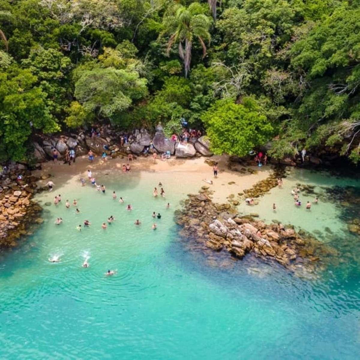 PRAIA de Bombas em Bombinhas SC 🤩