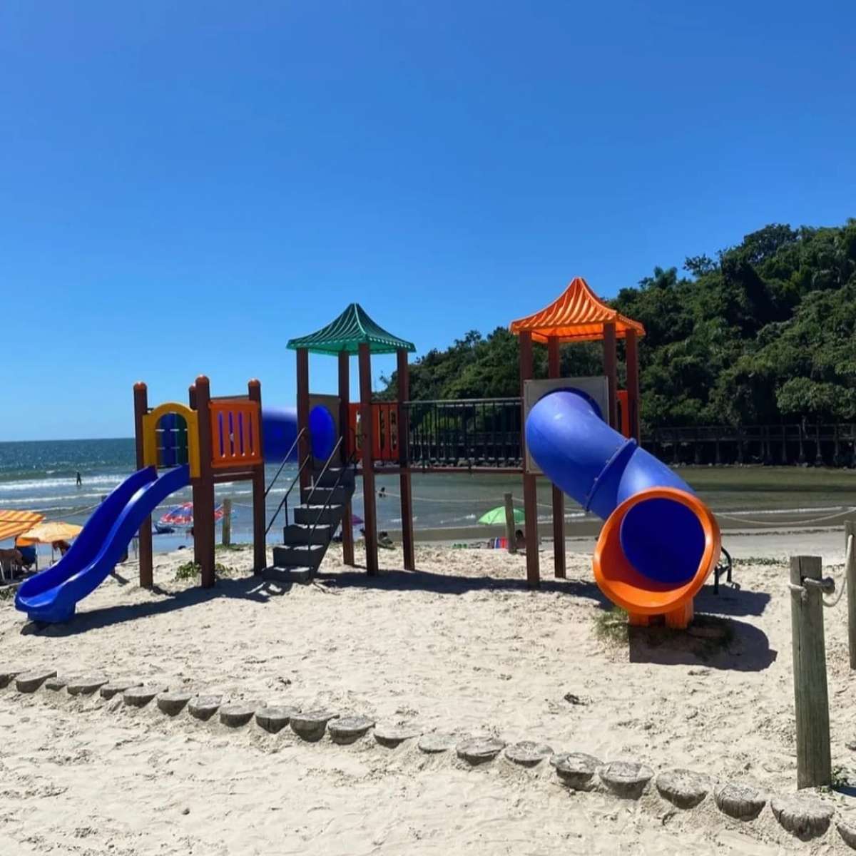 PRAIA de Bombas em Bombinhas SC 🤩