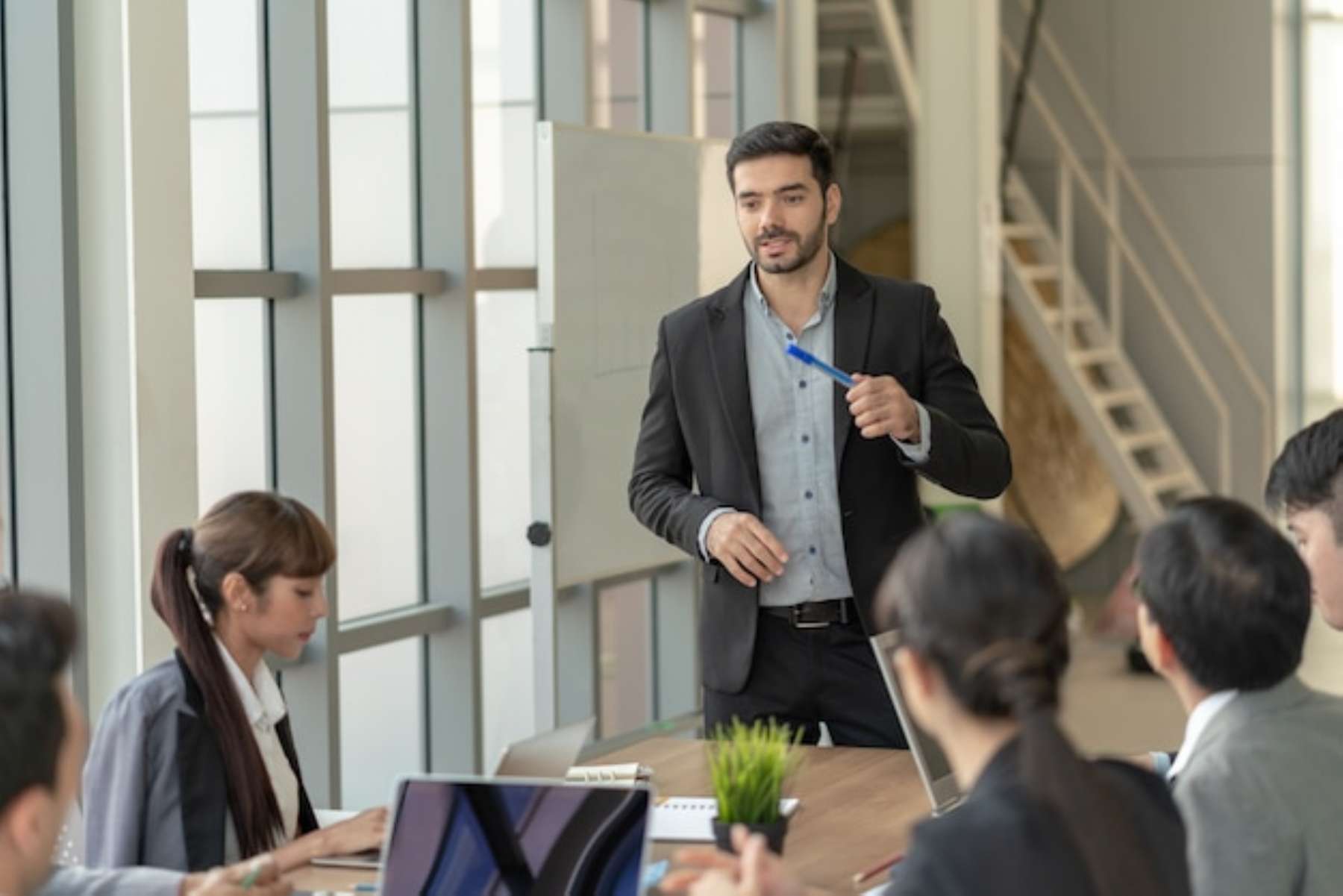 A PRIMEIRA AGNCIA DE EMPREGO DIGITAL EXCLUSIVA PARA O MERCADO CONDOMINIAL