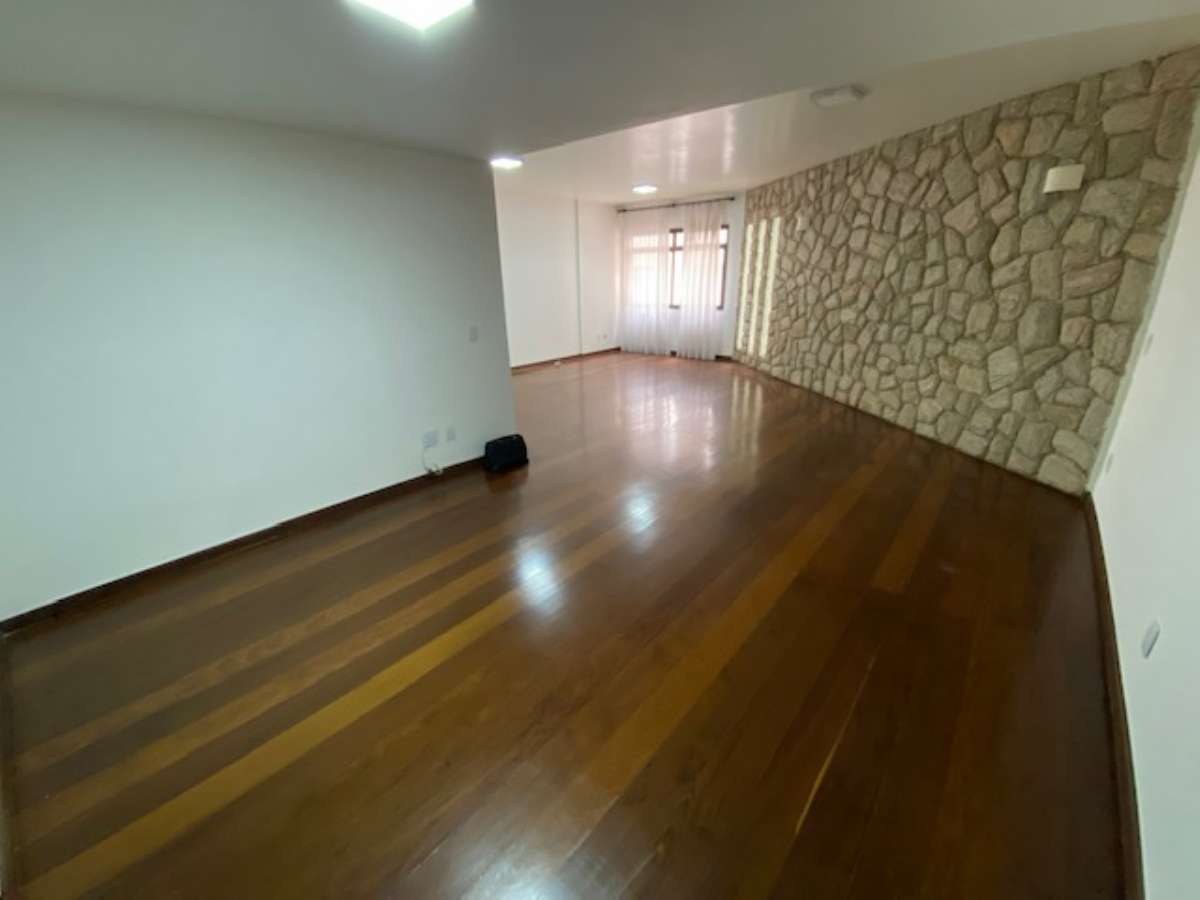 Apartamento Amplo 3 Quartos-Centro- Nova Friburgo-RJ