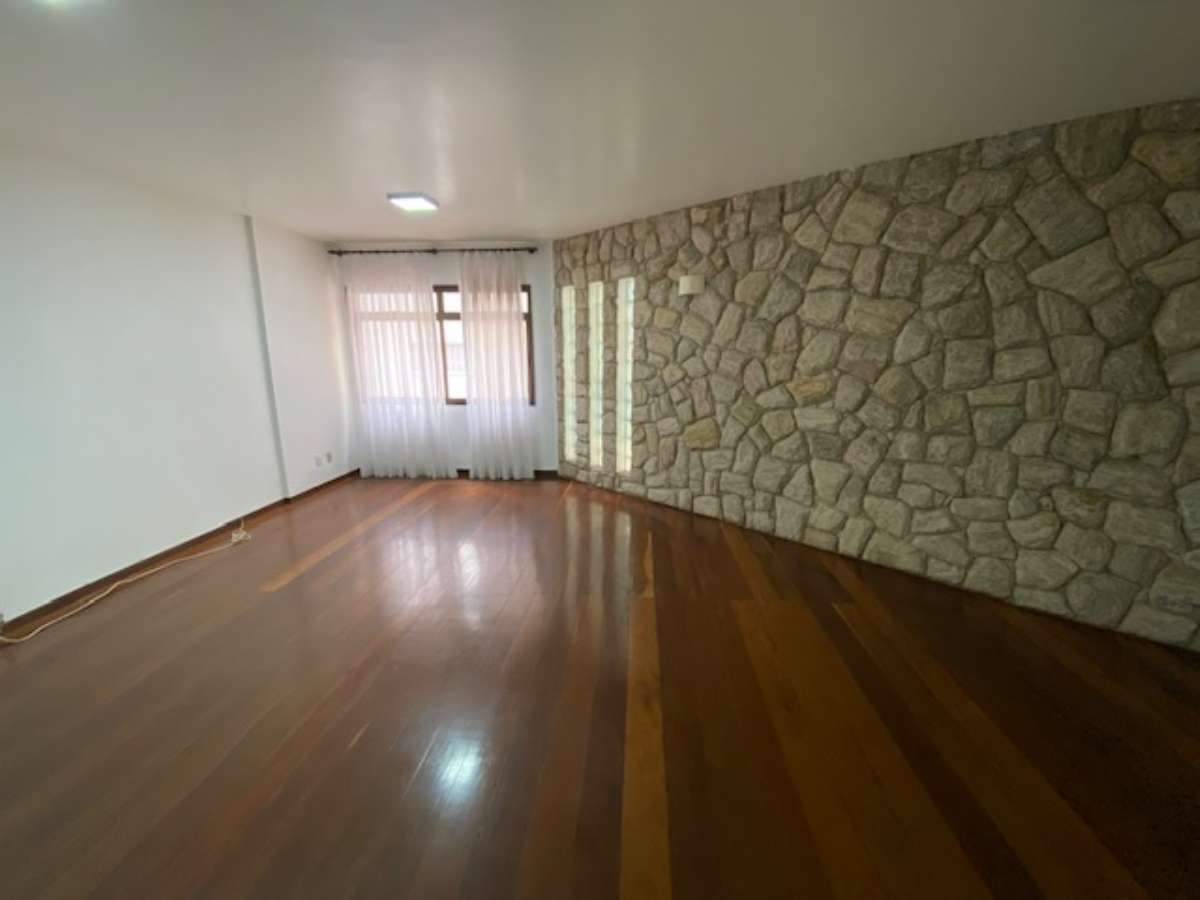 Apartamento Amplo 3 Quartos-Centro- Nova Friburgo-RJ