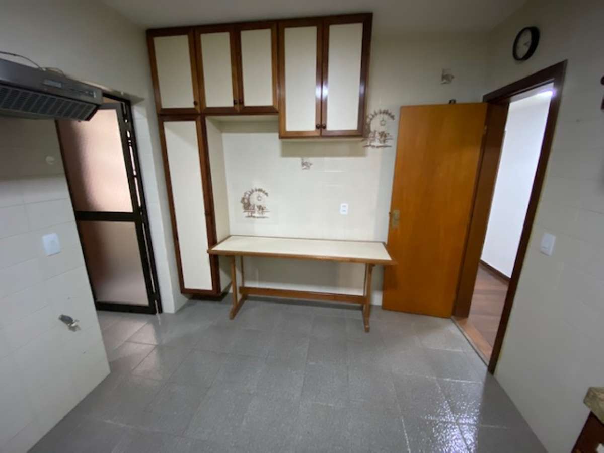 Apartamento Amplo 3 Quartos-Centro- Nova Friburgo-RJ