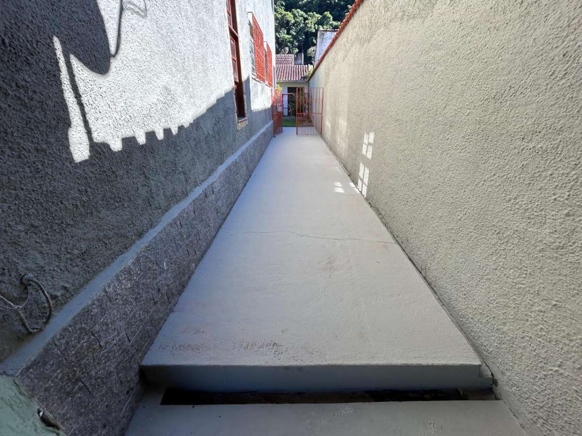 Casa Linear Oportunidade Junto Igreja Fátima 2 quartos- Fátima- Teresópolis/RJ