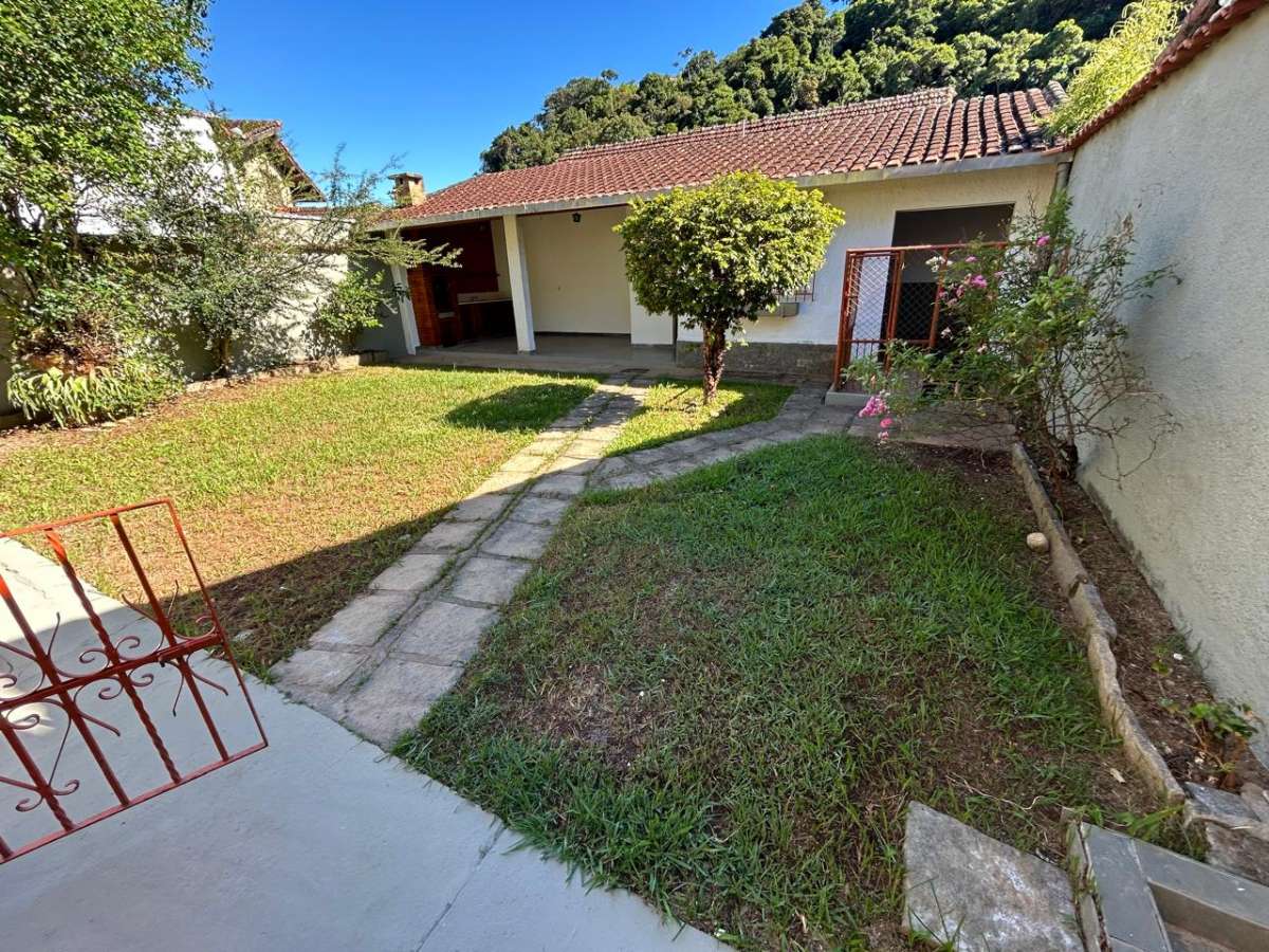 Casa Linear Oportunidade Junto Igreja Fátima 2 quartos- Fátima- Teresópolis/RJ