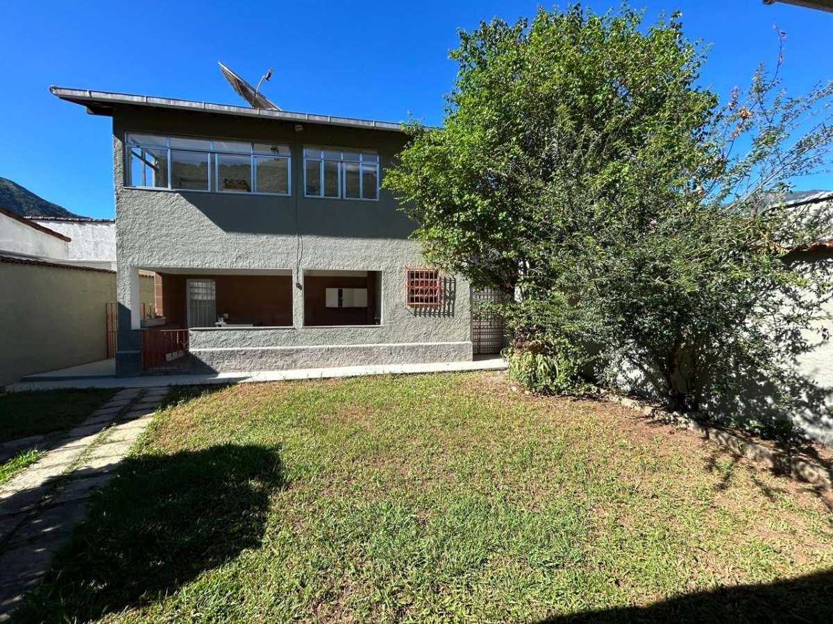 Casa Linear Oportunidade Junto Igreja Fátima 2 quartos- Fátima- Teresópolis/RJ