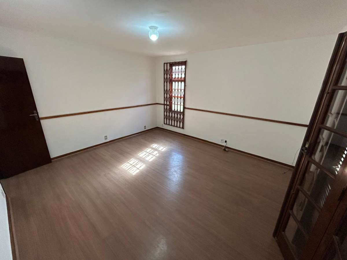 Casa Linear Oportunidade Junto Igreja Fátima 2 quartos- Fátima- Teresópolis/RJ