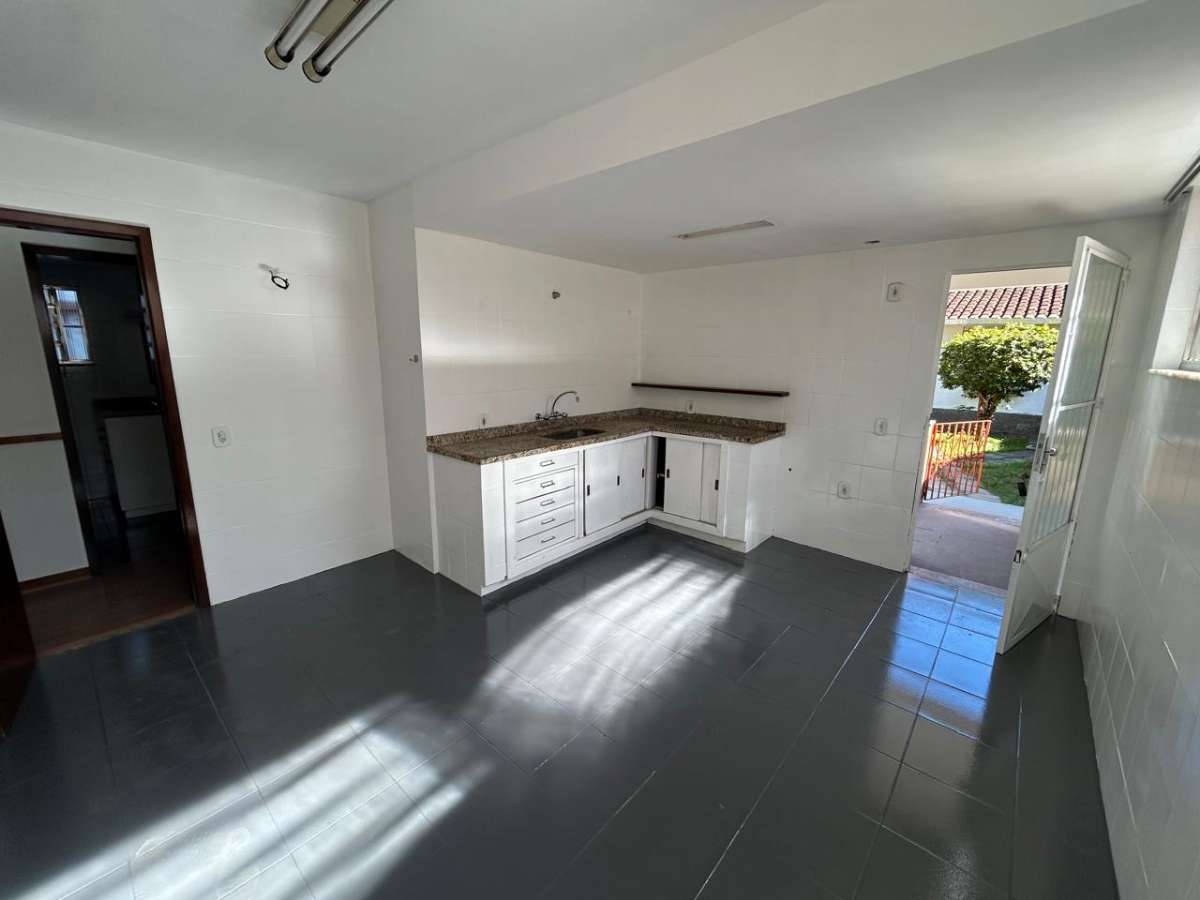 Casa Linear Oportunidade Junto Igreja Fátima 2 quartos- Fátima- Teresópolis/RJ