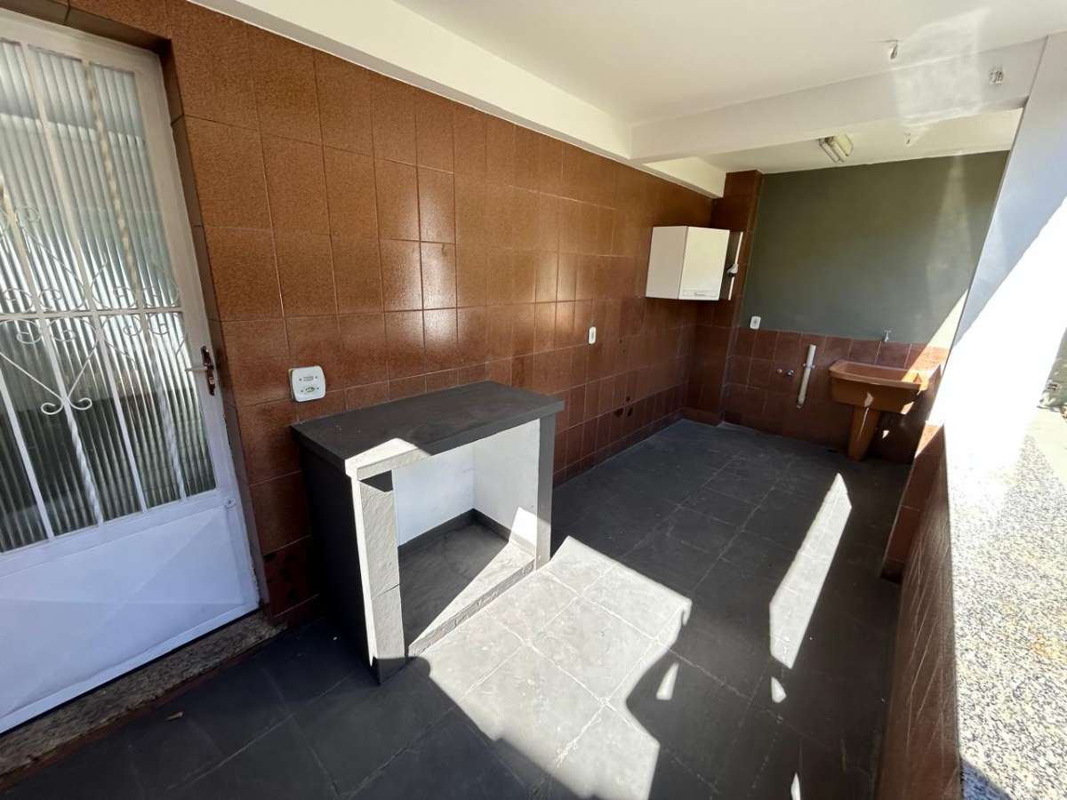 Casa Linear Oportunidade Junto Igreja Fátima 2 quartos- Fátima- Teresópolis/RJ