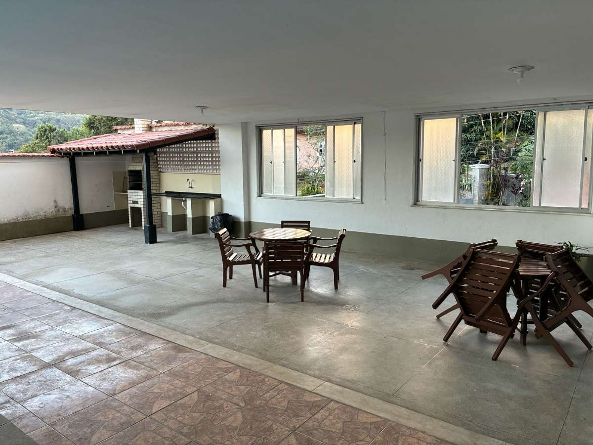 Apartamento Excelente Reformado 2 Quartos-Alto- Teresópolis-RJ